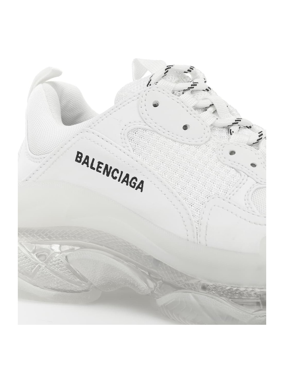 balenciaga triple s blanche et bleu Hotel Himalayan Club